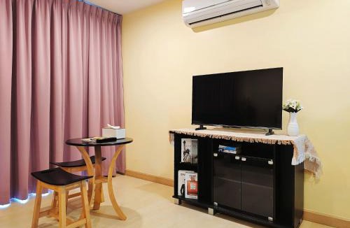 Ban Bang Saen Apartment | The Beach Bangsaen Condo 327/30