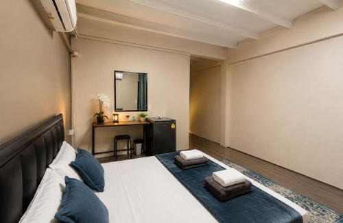 Chong Nonsi House | The Cage - Grand River INN