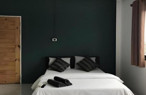 Nakhon Si Thammarat Hotel | The Color Express Hotel
