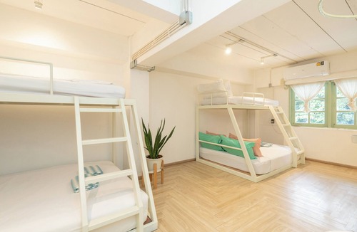 Chana Songkhram Hotel | The Greens Bangkok Old Town
