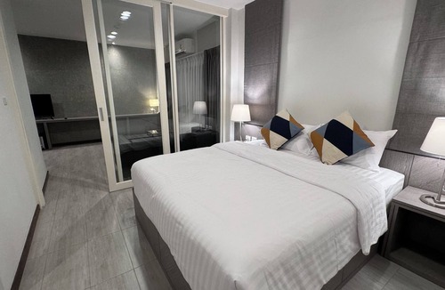 Pom Prap Sattru Phai Hotel | The Kite Hotel Bangkok
