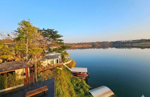 Mae Jo Cabin | The Lakeside Sanctuary