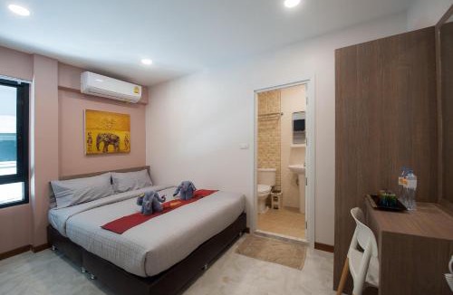 Talat Yot Hostel | The Moon Night Hotel