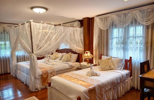 Lampang Bed & Breakfast | The Niceprirom Lace House