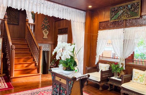 Lampang Bed & Breakfast | The Niceprirom Lace House
