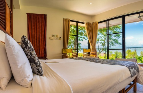 Champasak Hotel | The River Resort
