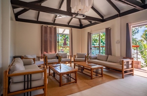 Champasak Hotel | The River Resort