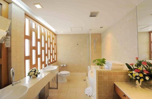 Patong Hotel | The Royal Paradise Hotel & Spa - SHA Extra Plus