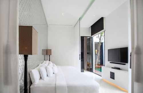 Chaweng City Center Hotel | The Secret Pool Villas By The Library