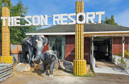 Khao Noi Hotel | The Son Resort