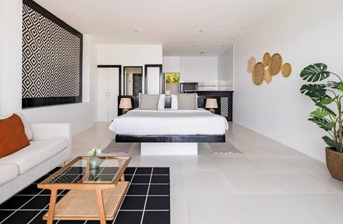 Kamala Villa | The Starlight Seaview Studio with Private Pool