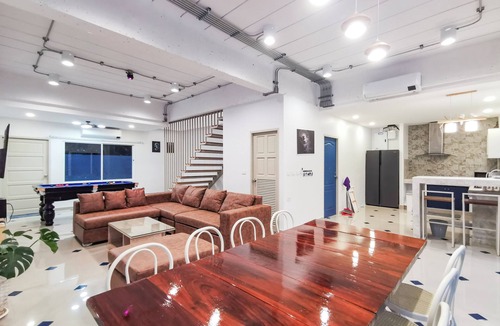 South Pattaya Villa | The villa seamlessly blends modern design, refined aesthetics and serene comfort