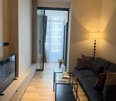 Ekkamai Apartment | Thonglor Ekkamai 10 mins Sky Pool 1BR