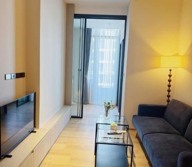 Ekkamai Apartment | Thonglor Ekkamai 10 mins Sky Pool 1BR