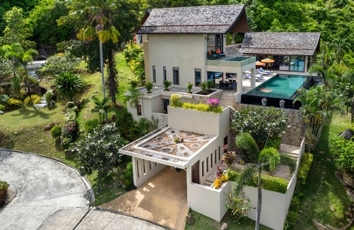 Bophut Villa | Tiga Villa : 4BR Hillside Luxury, Magical Seaview
