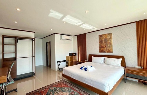 Patong House | Time Out Beachfront Suites