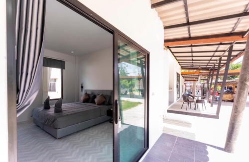 Ko Lanta Old Town Hotel | Tonmai Suites III