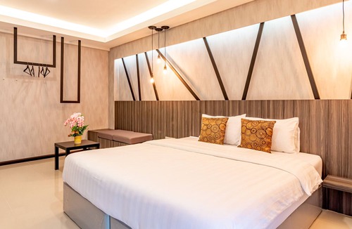 Chom Thong Hotel | Tree Place