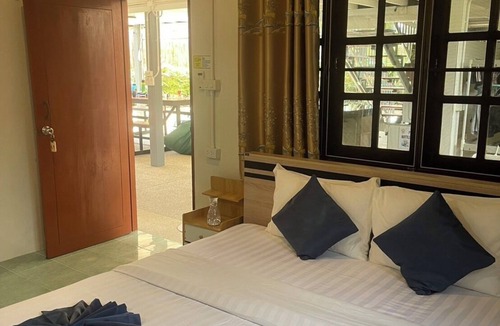 Taling Ngam Hostel | TRIBE by Aforetime