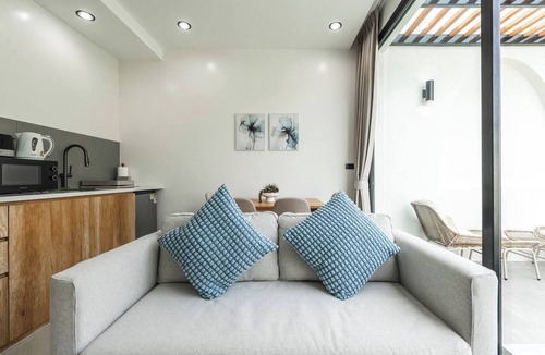 Cherngtalay Villa | Tropical Holiday Retreat – 1BR Villa Near Bangtao