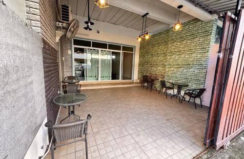 Kathu Apartment | Tropikathu Guest House