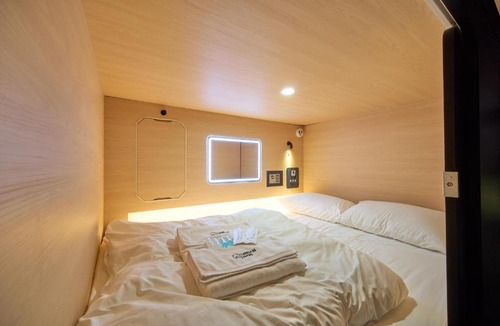 Khlong Tan Hotel | Urban Pod Capsule Hostel