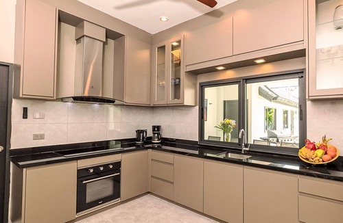 Nong Prue House | Vakantievilla "Pattaya Hill" by Interhome