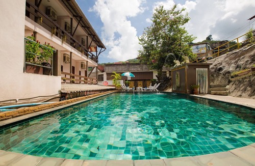 Nanai Road Apartment | Veerakit Triple Room, Shared Pool