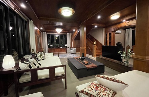 Luang Prabang Villa | Very Spacious VILLA w/ Garden, Luang Prabang, 4BR, 1 Office, 2 Balkone, 8Pax