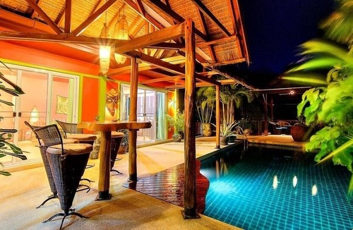 Nai Harn Villa | Villa Chaba with swimming pool in Naiharn