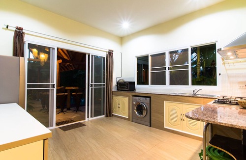 Nai Harn Villa | Villa Chaba with swimming pool in Naiharn