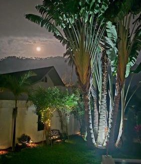Maret Villa | Villa Internationale 3BR Tropical Escape