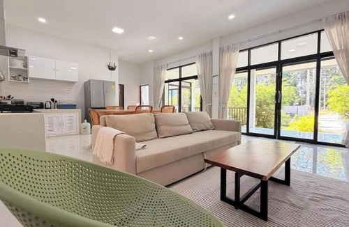 Srithanu Resort | Villa La Forest – Tropical Escape with Shared Pool Near Hin Kong Beach