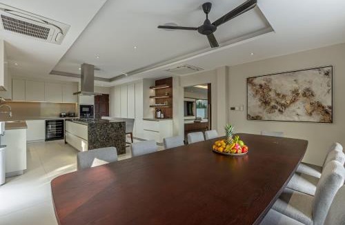 Choeng Thale Villa | Villa Rija 6-Bedroom Private Luxury Pool Villa in Layan