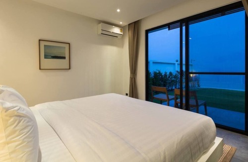 Na Mueang Villa | Villa Thansamaay - 4 bedrooms + 1 kids room beachfront villa