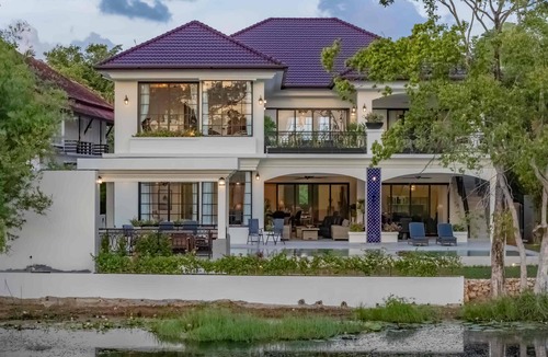 Laguna Villa | Villa Viola | Fully staffed New Luxury Villa | Laguna Golf Course & Beach Access