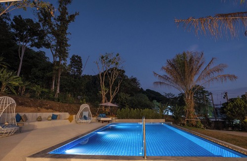 Wichit Villa | Villa with Jacuzzi &Stunning Seaview V30