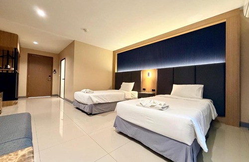 Mueang Samut Prakan District Hotel | VST Residence