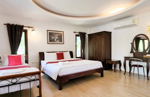 Pranburi Hotel | Waterside Resort