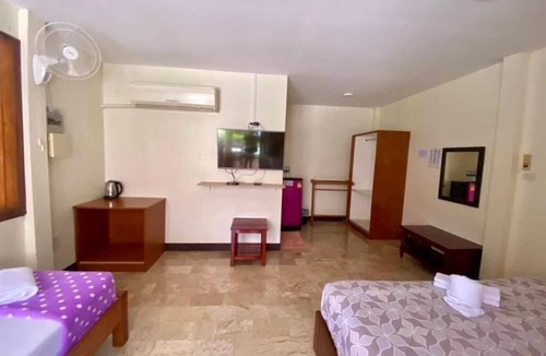 Mae Ram Phueng Hotel | White Beach Resort