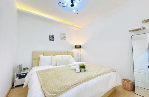 Sai Mai Villa | White House31 EntireHouse & Rooftop DMK Airport & BTS BKK