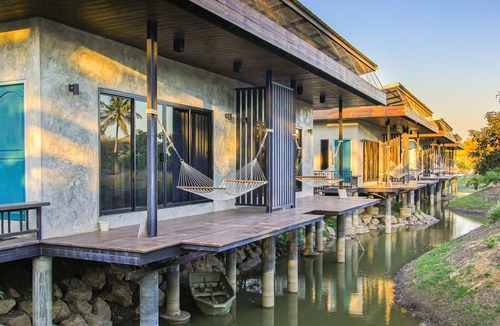 Khanong Phra Hotel | White Knot Khao Yai