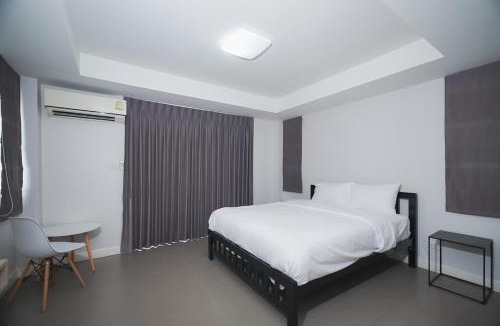Wang Burapha Phirom Apartment | WinTel MRT Samyot - วินเทล สามยอด