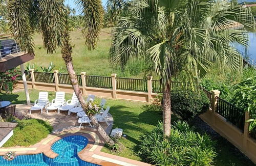 Khuekkhak House | Wunderschöne Pool-Villa, beste Lage, kostenloser Transfer by Interhome