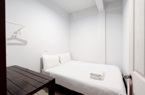 Wat Bowon Niwet Apartment | XX Eve Room Khaosan Road