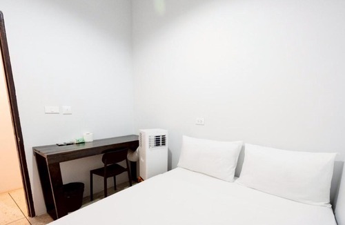 Wat Bowon Niwet Apartment | XX Eve Room Khaosan Road