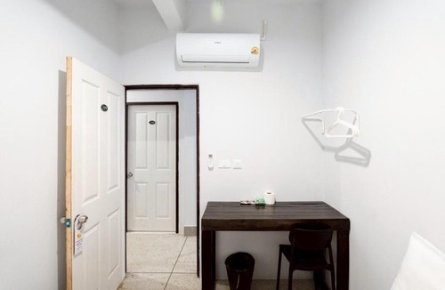 Wat Bowon Niwet Apartment | XX Eve Room Khaosan Road
