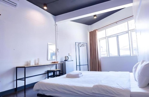 Chang Moi Apartment | XXGO INN Thaphae Chiang Mai - กำแพงดิน
