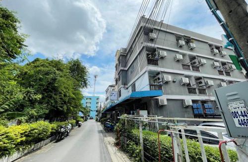 Khanna Yao Hotel | Ze Residence RamIntra near Fashion Island