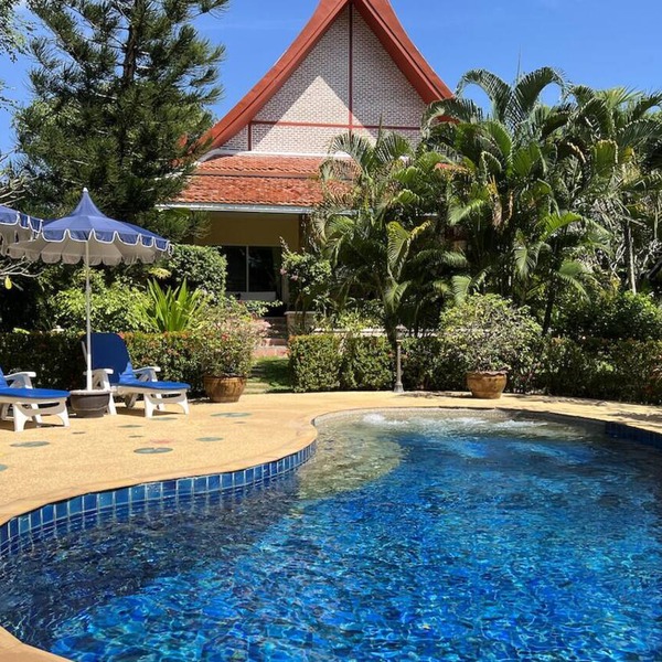 Rare tropical paradise ! luxury 3BR villa, pool&jacuzzi, 1 600 m2 garden, Dream